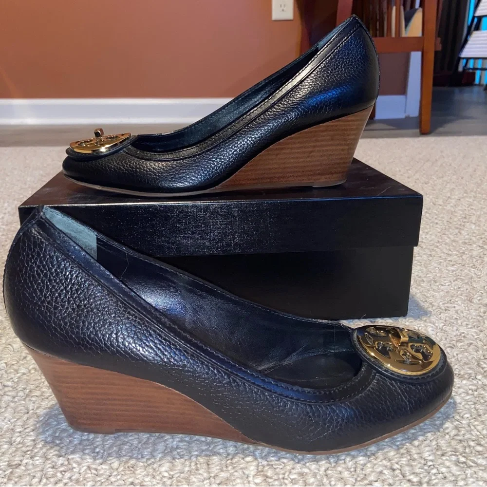 Tory Burch Sally Black Leather Wedges, Size 9M
